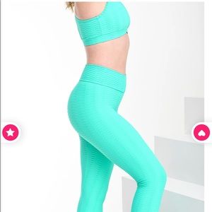 cropped Capri tropical never worn